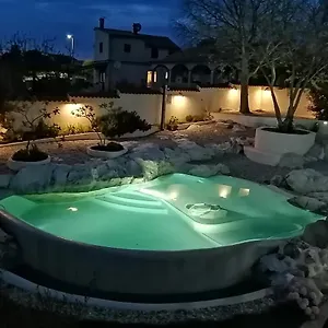Terra Rossa Apartment Loborika